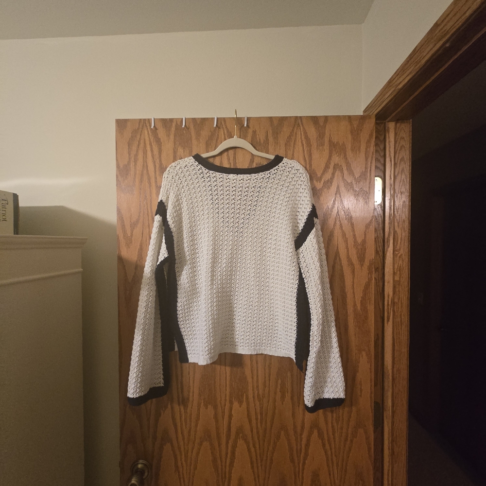 Maurices Cream Open-Knit V-Neck Sweater with Navy Trim - Picture 4 of 4